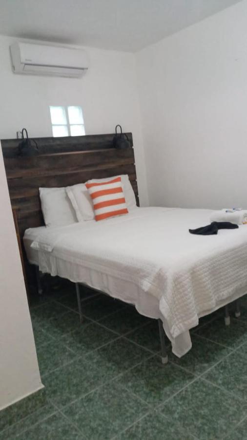 Beach Club Budget Rooms At Popeyes キー・カーカー エクステリア 写真