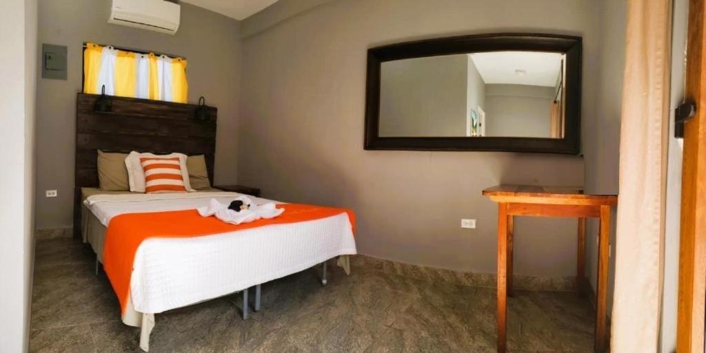 Beach Club Budget Rooms At Popeyes キー・カーカー エクステリア 写真