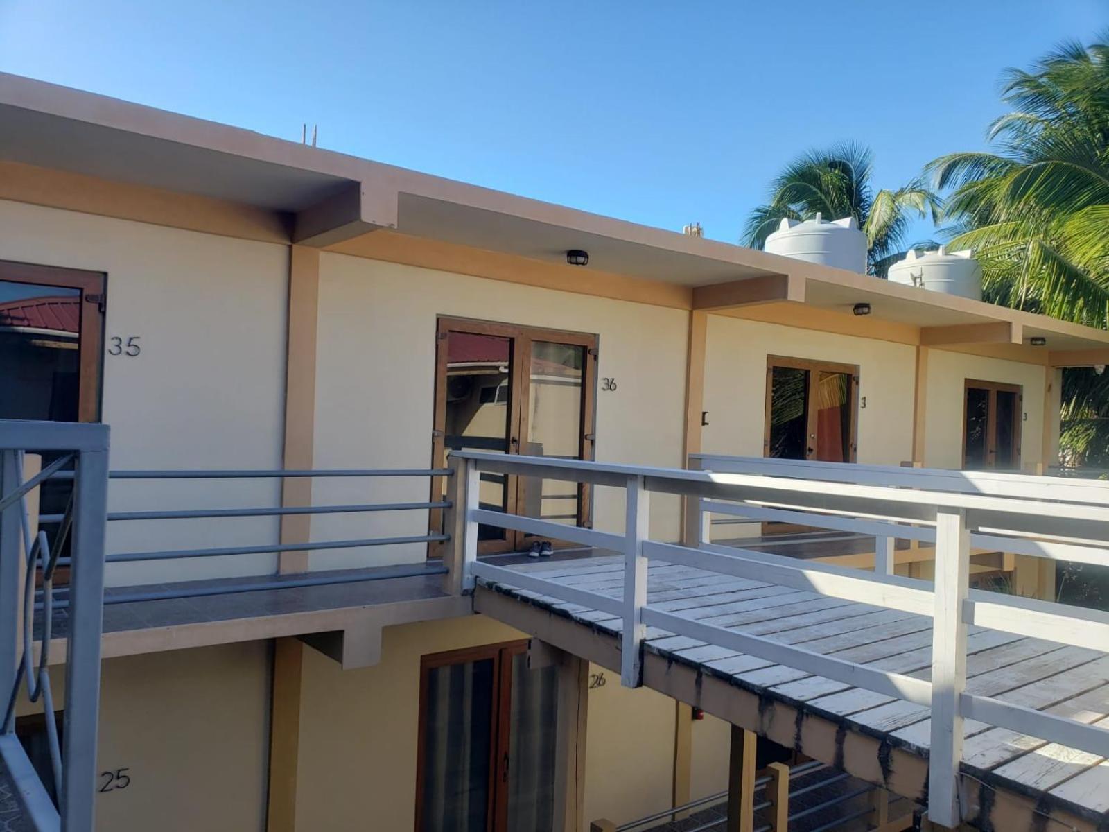 Beach Club Budget Rooms At Popeyes キー・カーカー エクステリア 写真