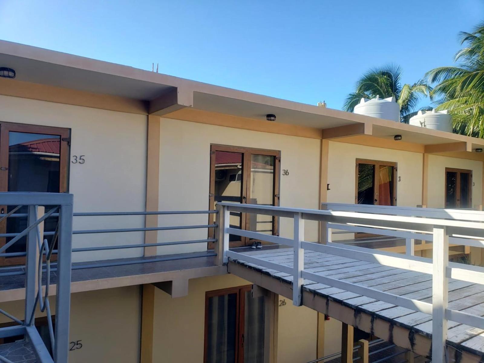 Beach Club Budget Rooms At Popeyes キー・カーカー エクステリア 写真