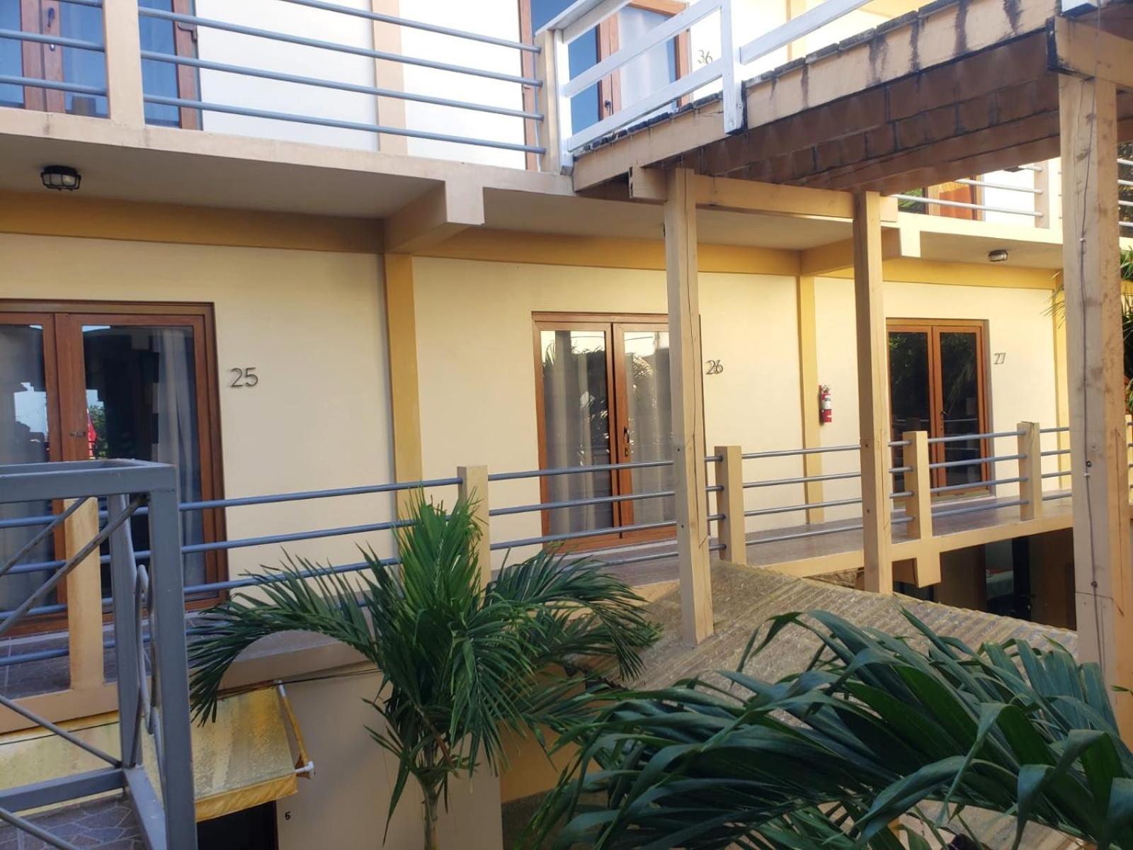 Beach Club Budget Rooms At Popeyes キー・カーカー エクステリア 写真