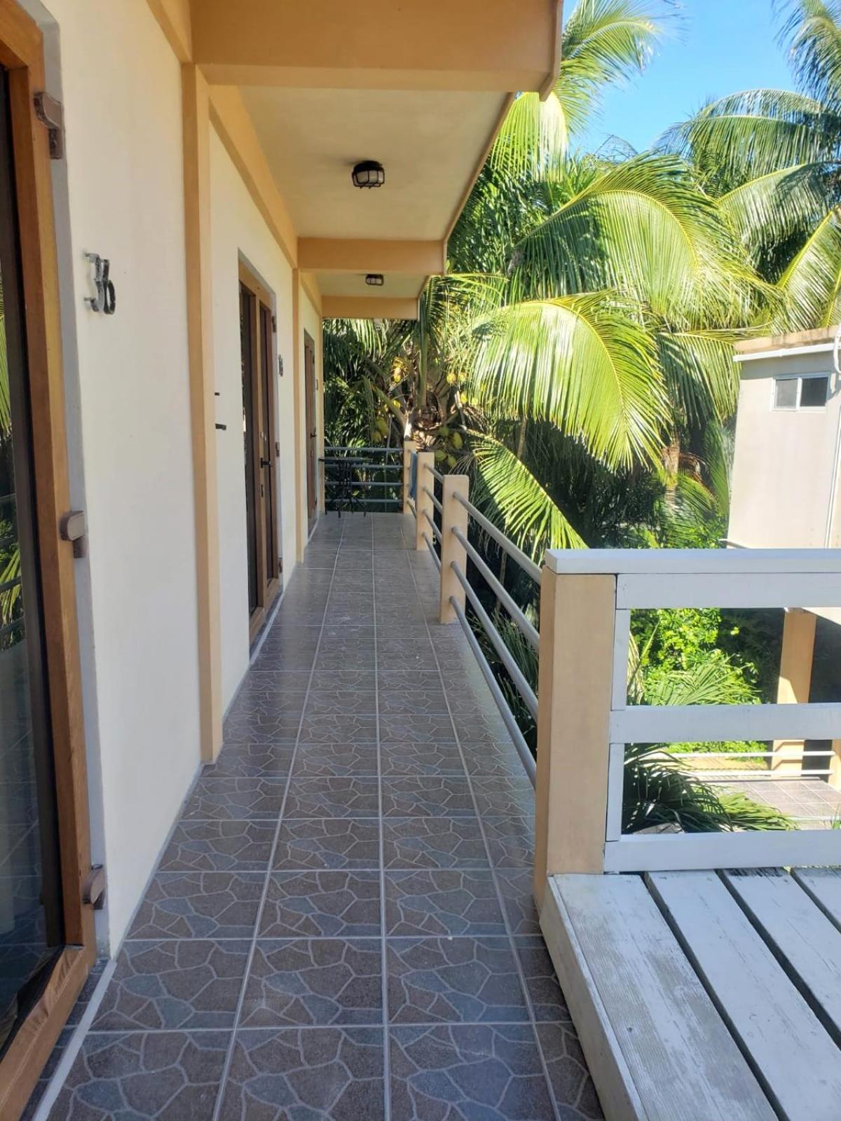 Beach Club Budget Rooms At Popeyes キー・カーカー エクステリア 写真