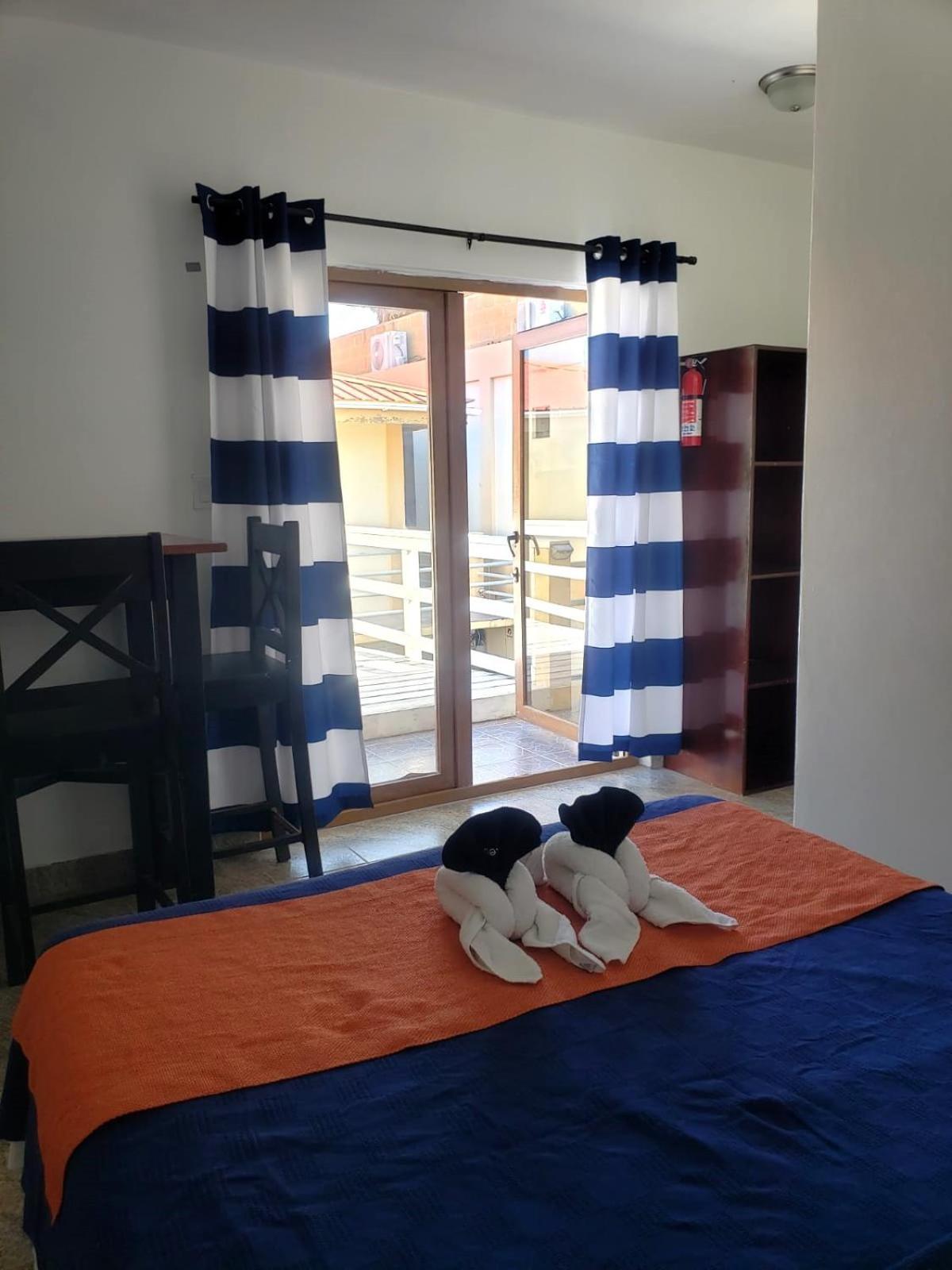 Beach Club Budget Rooms At Popeyes キー・カーカー エクステリア 写真