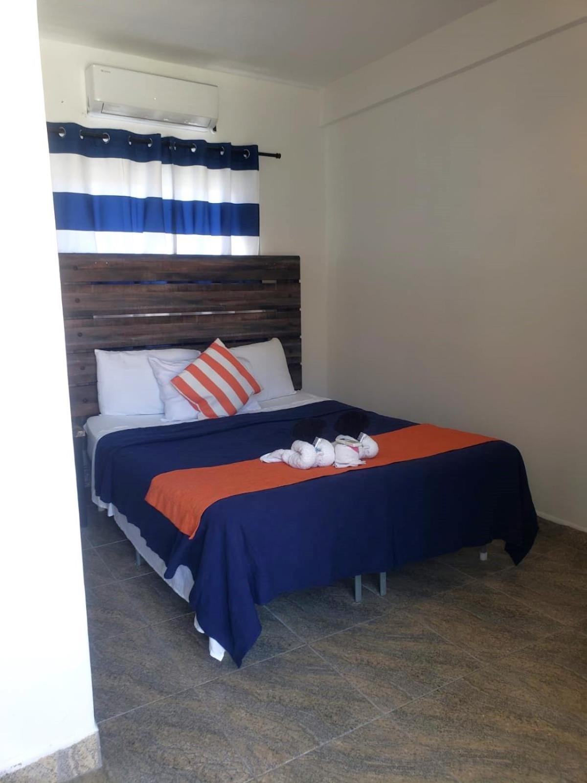 Beach Club Budget Rooms At Popeyes キー・カーカー エクステリア 写真