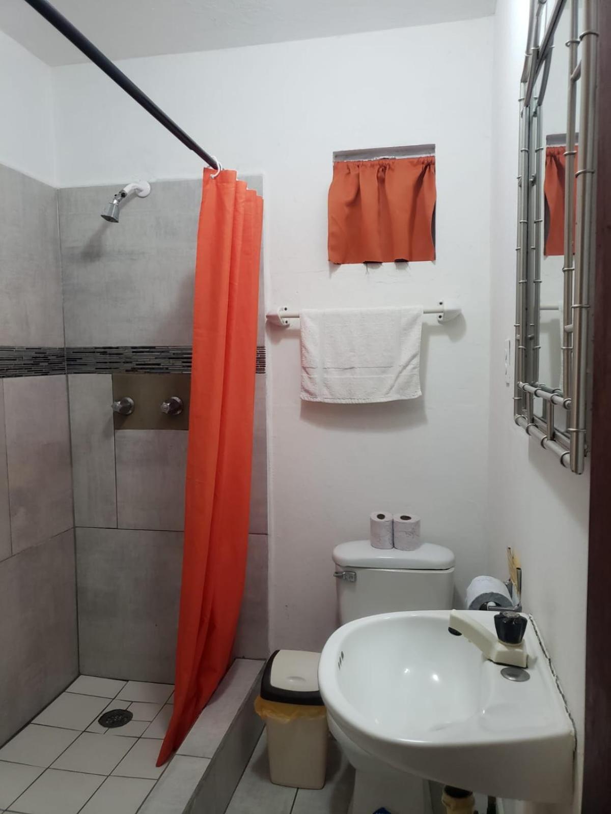 Beach Club Budget Rooms At Popeyes キー・カーカー エクステリア 写真